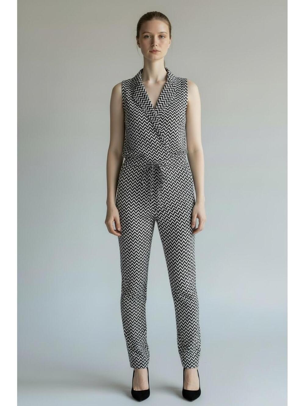 NWT Skies Are Blue Black and White Chevron Pattern Sleeveless Jumpsuit, Size S